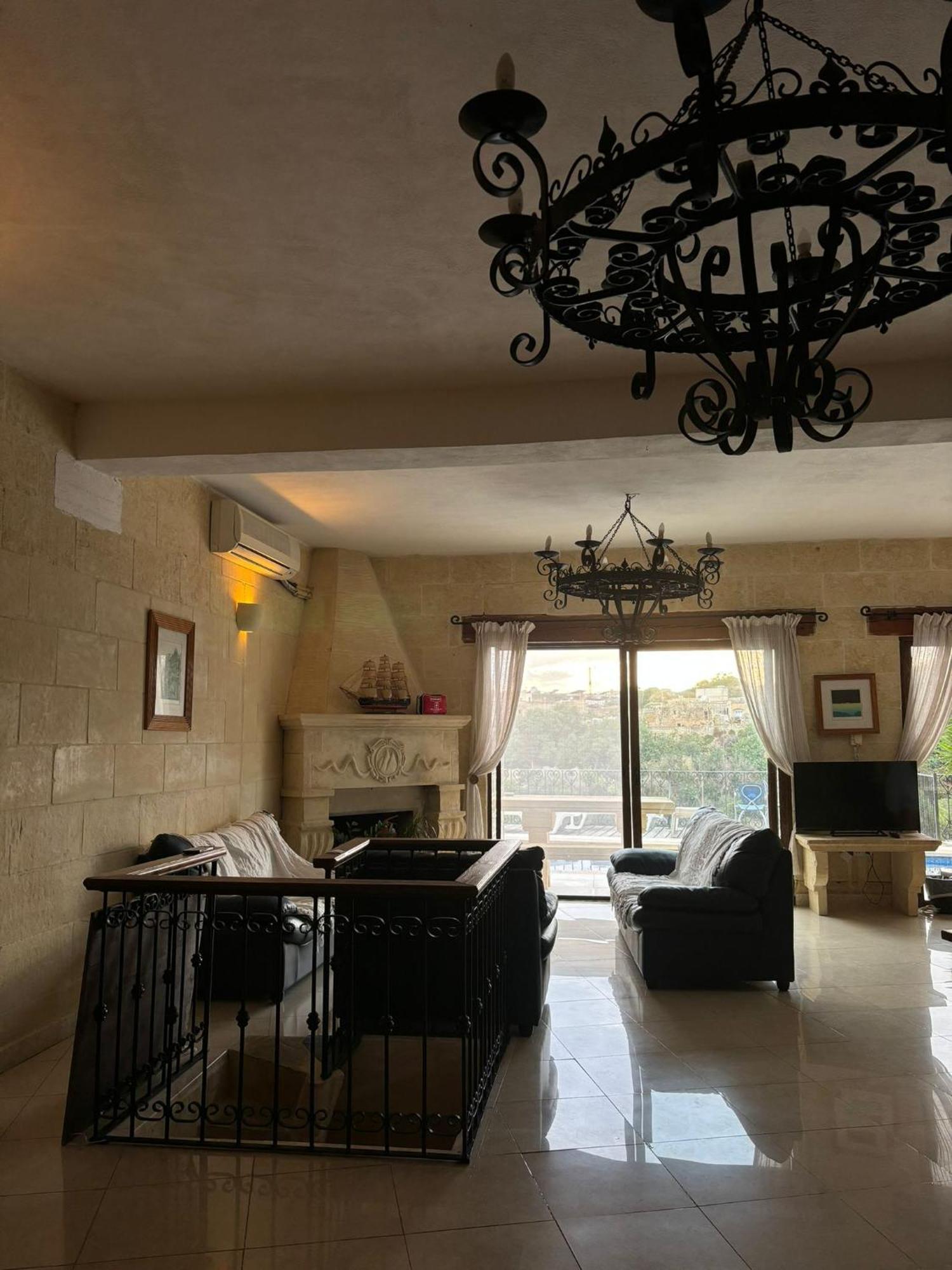 Gozo Island Escape Sleeps 4 With Private Bathroom Ghajn il-Kbira  外观 照片